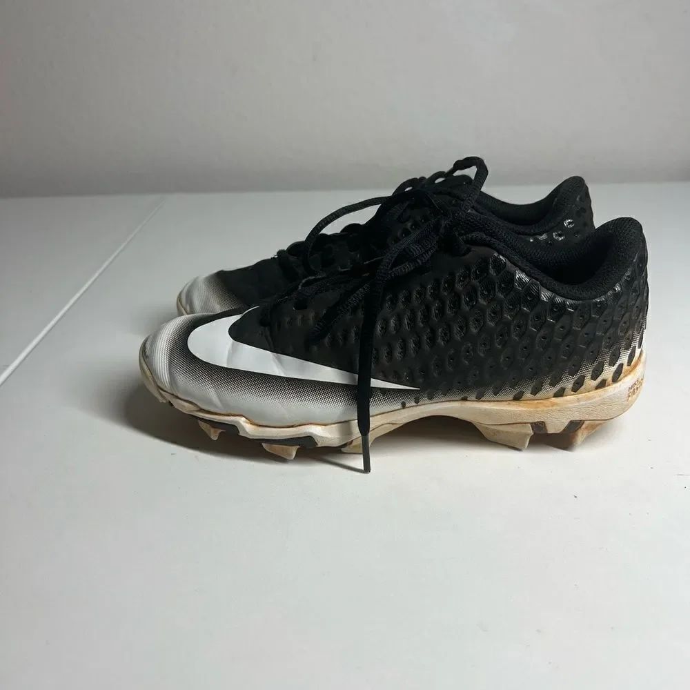 Nike VAPOR FASTFLEX  Men’s Size 4,5 Baseball and Softball Cleats